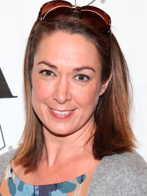 Элизабет Марвел в роли Лоррейн Хорган